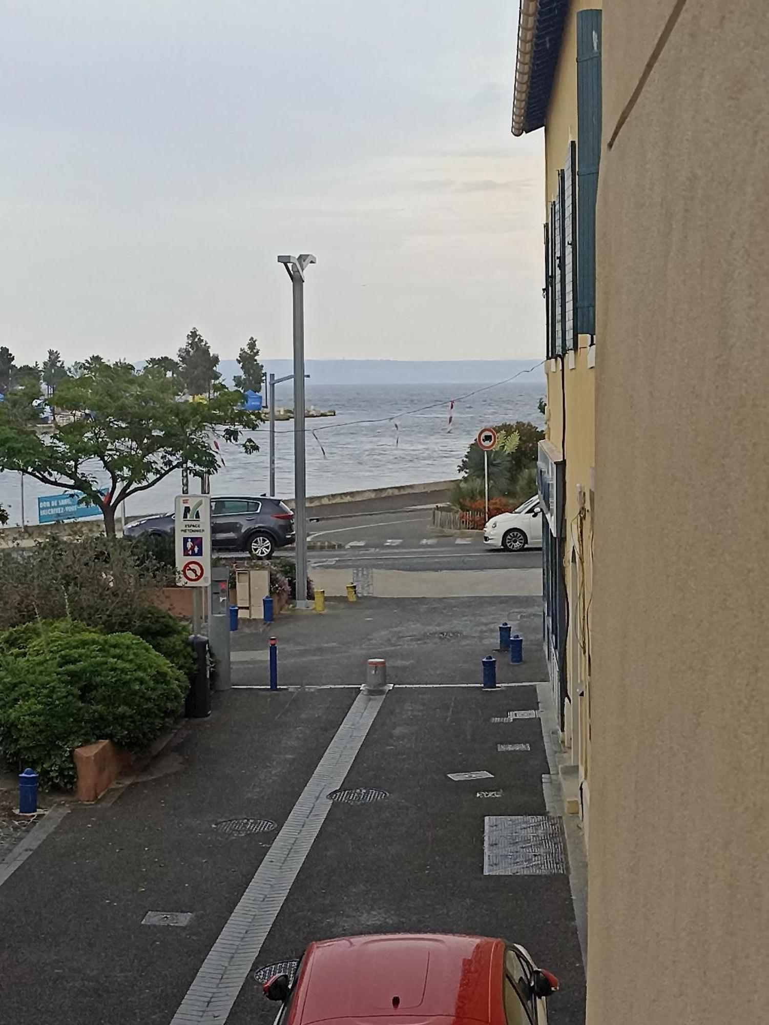 Les Hebergements De La Plage En Ville Martigues Luaran gambar